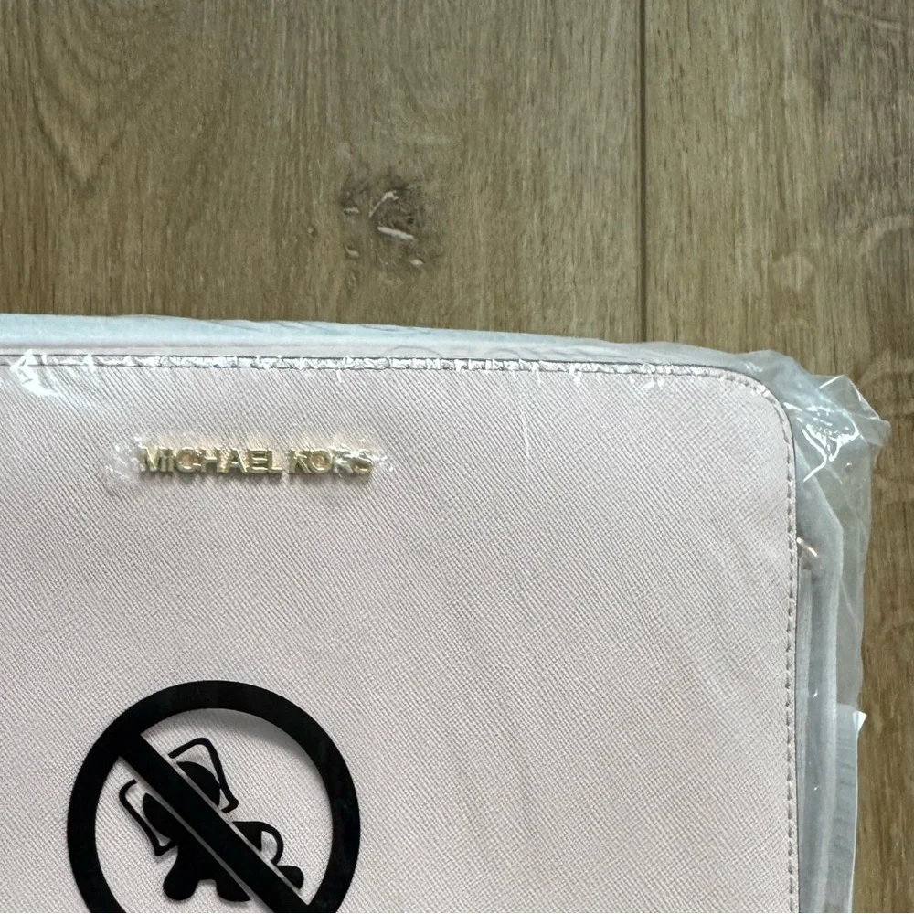 MICHAEL KORS Soft Blush Pink Saffiano Leather Jet Set Crossbody Bag